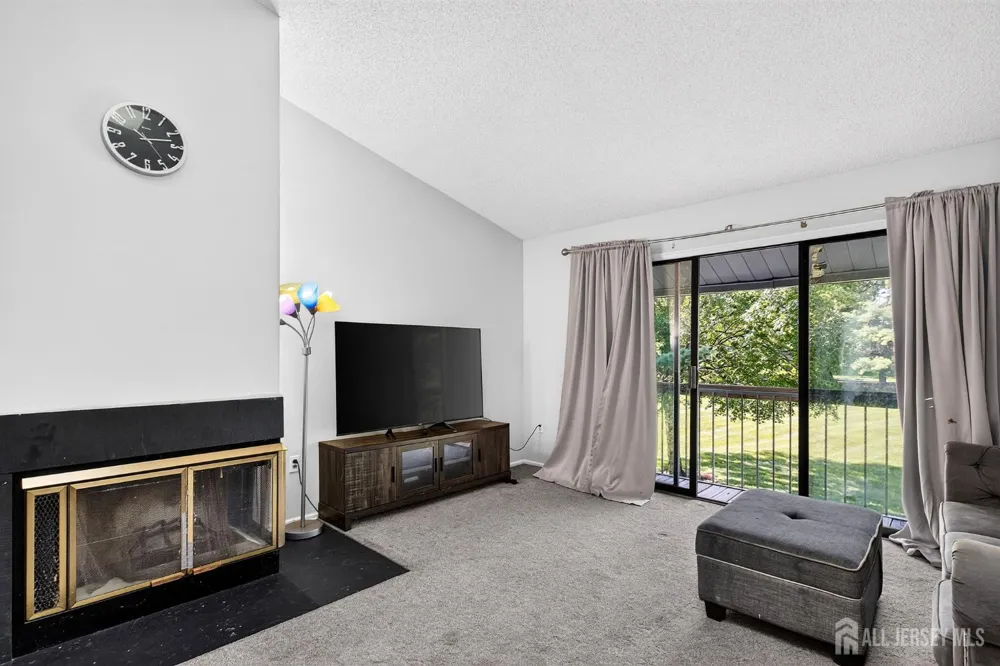 32 Crabapple Lane Franklin Twsp, NJ 08823