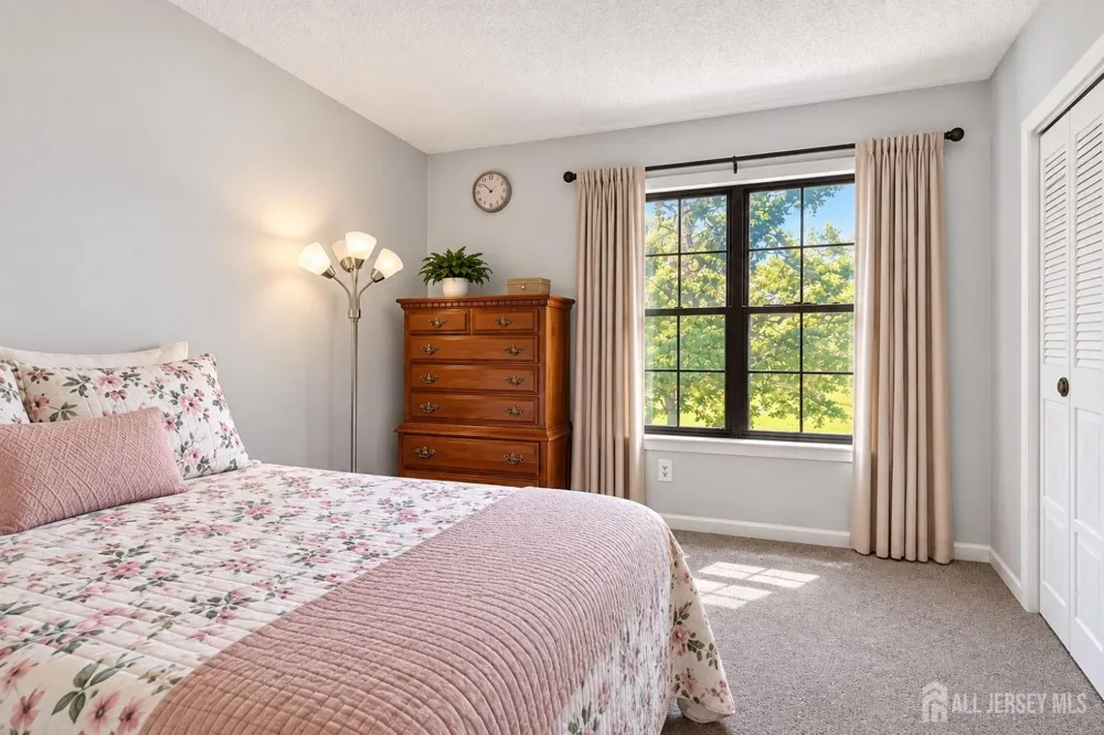 32 Crabapple Lane Franklin Twsp, NJ 08823
