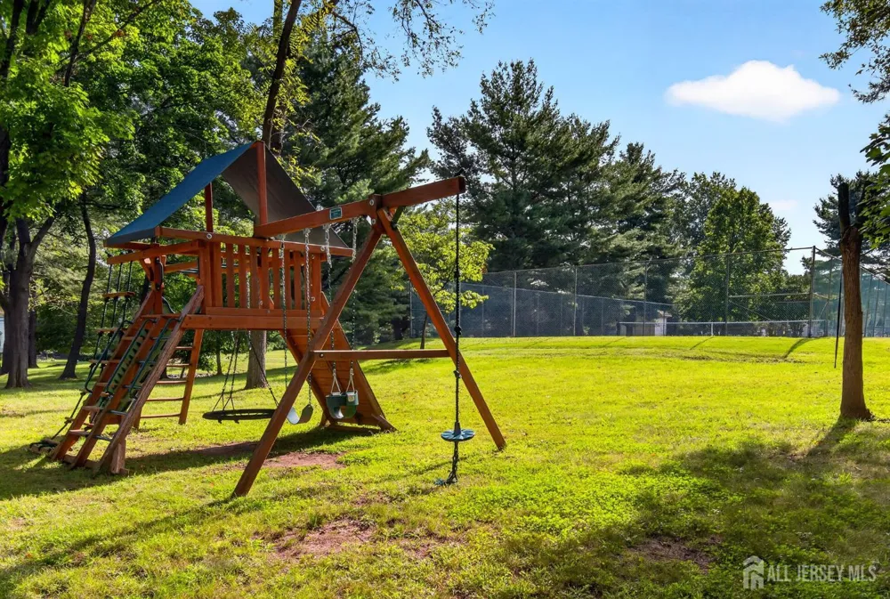 32 Crabapple Lane Franklin Twsp, NJ 08823