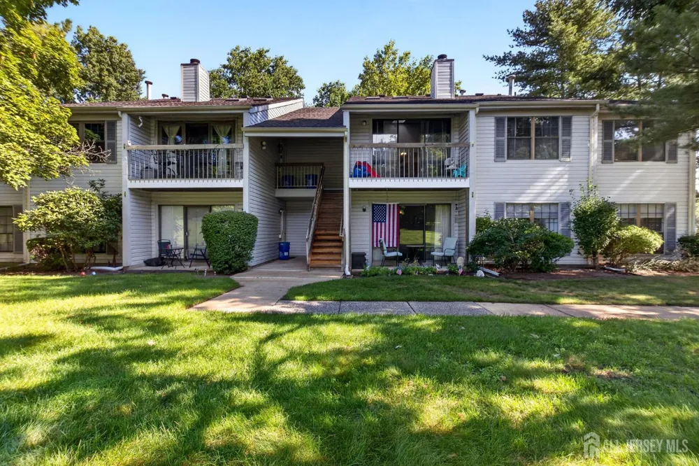 32 Crabapple Lane Franklin Twsp, NJ 08823