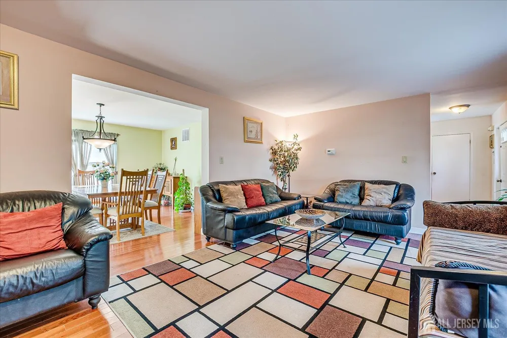 154 Dutton Street Franklin Twsp, NJ 08873