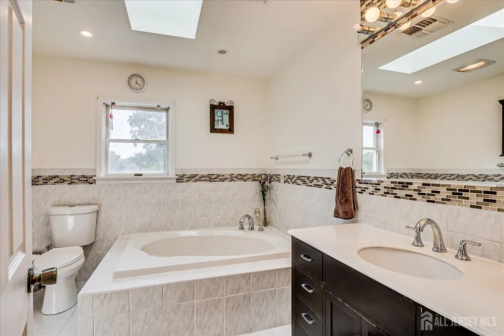 154 Dutton Street Franklin Twsp, NJ 08873