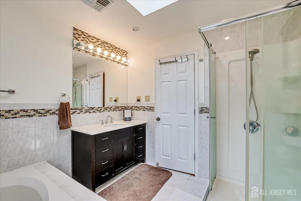 154 Dutton Street Franklin Twsp, NJ 08873