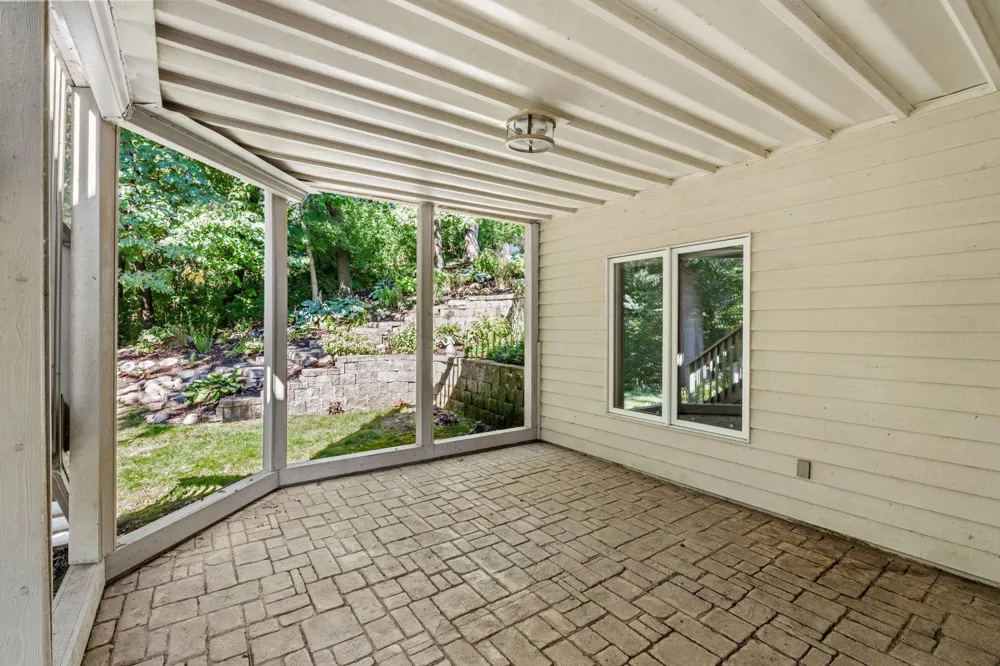 17854 179th Trail W Lakeville, MN 55044