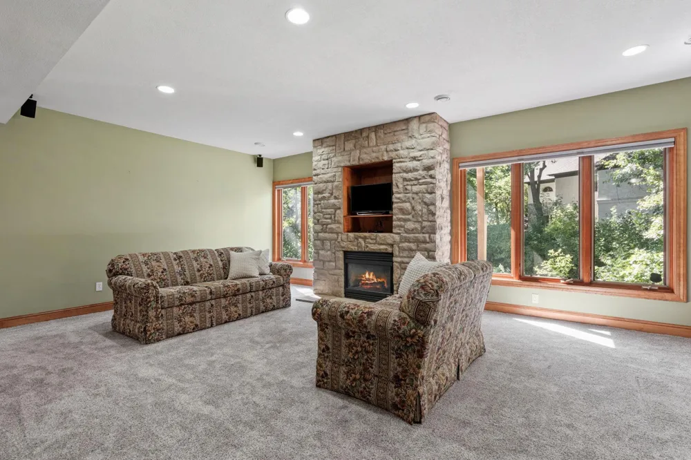 17854 179th Trail W Lakeville, MN 55044