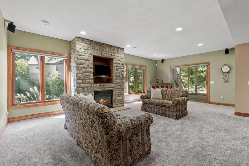 17854 179th Trail W Lakeville, MN 55044