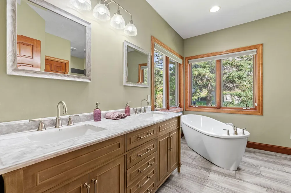 17854 179th Trail W Lakeville, MN 55044