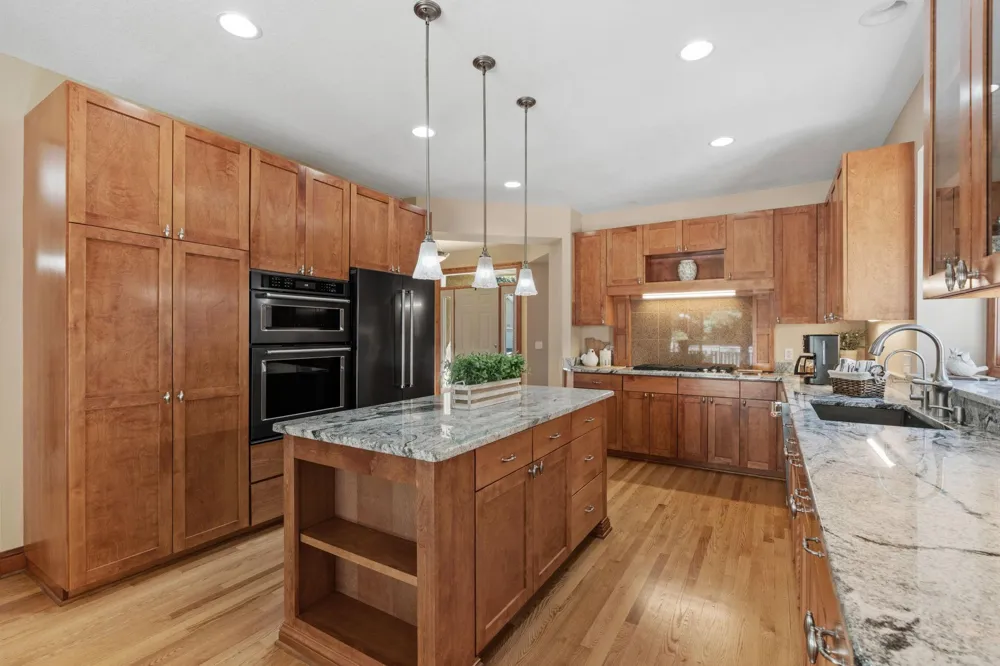 17854 179th Trail W Lakeville, MN 55044