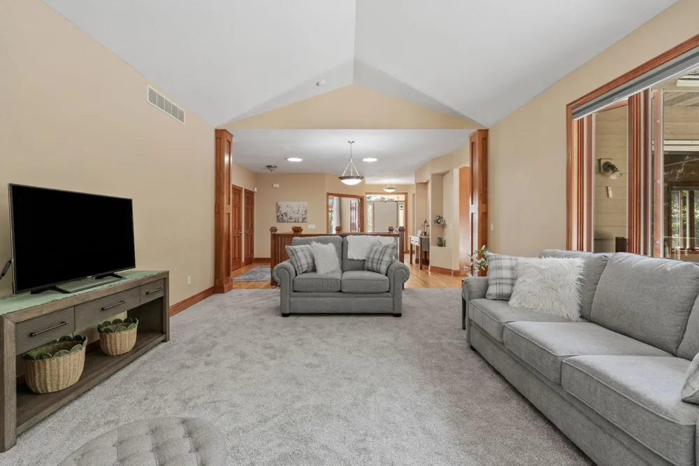 17854 179th Trail W Lakeville, MN 55044