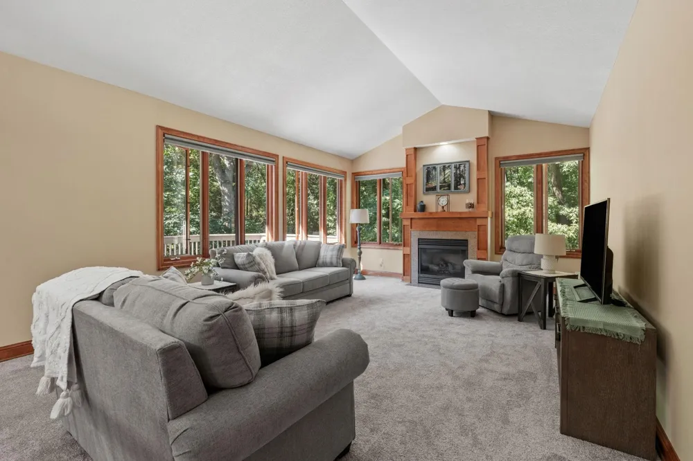 17854 179th Trail W Lakeville, MN 55044