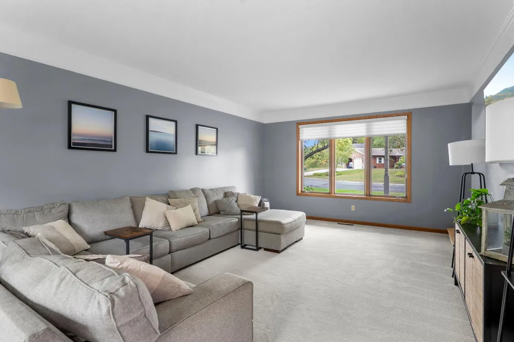 7640 Bowman Court Inver Grove Heights, MN 55076