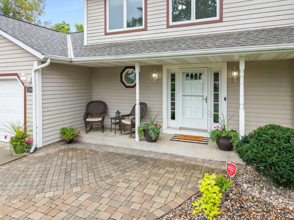 7640 Bowman Court Inver Grove Heights, MN 55076