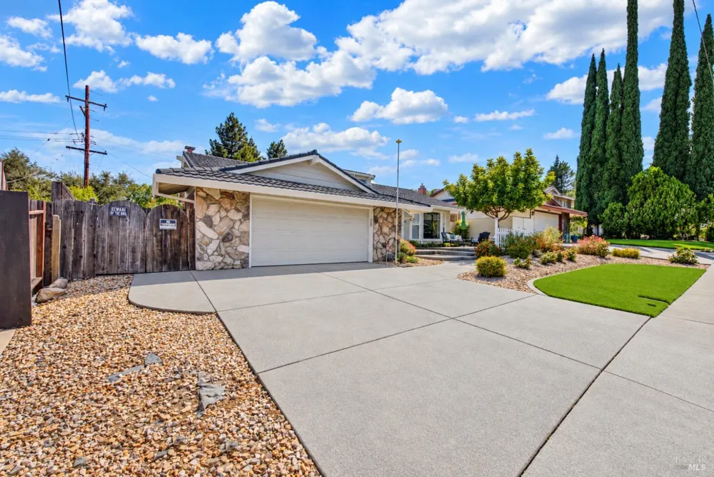 470 Meadowview Drive Vacaville, CA 95688