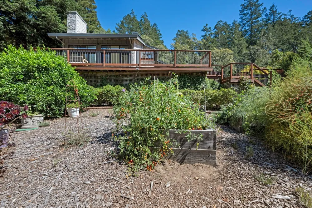 12300 Elliott Lane Sebastopol, CA 95472