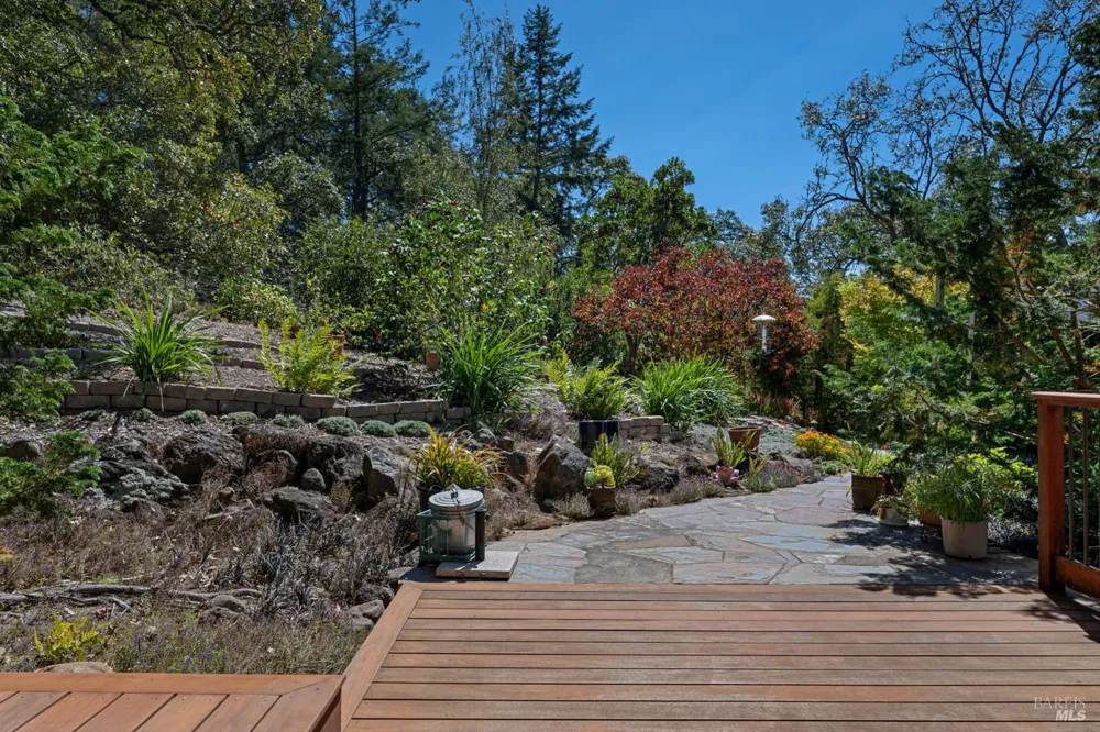 12300 Elliott Lane Sebastopol, CA 95472