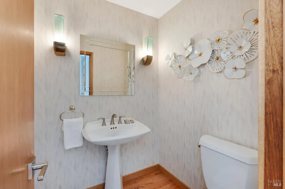 12300 Elliott Lane Sebastopol, CA 95472