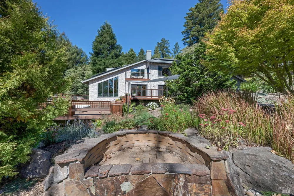 12300 Elliott Lane Sebastopol, CA 95472