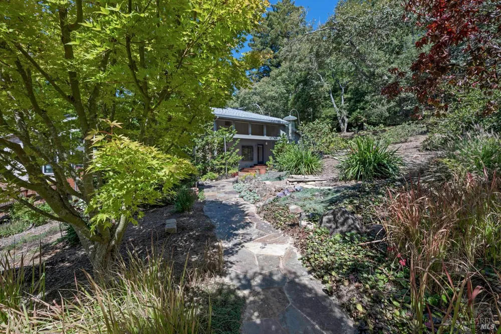 12300 Elliott Lane Sebastopol, CA 95472