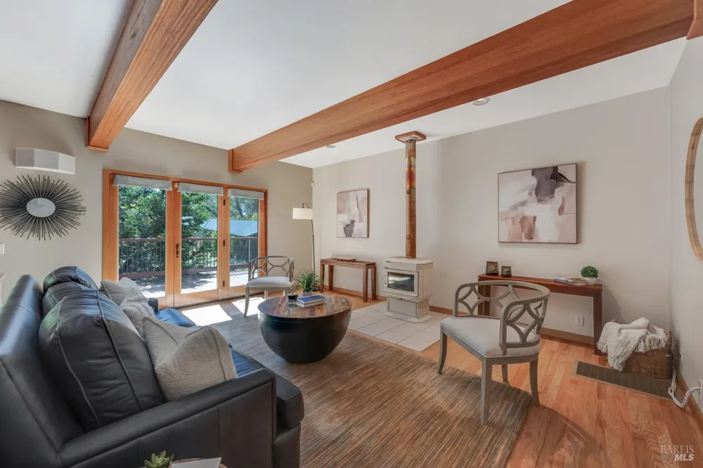 12300 Elliott Lane Sebastopol, CA 95472