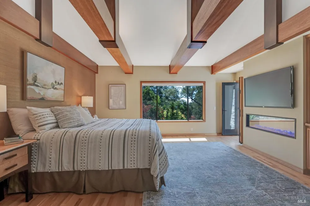 12300 Elliott Lane Sebastopol, CA 95472
