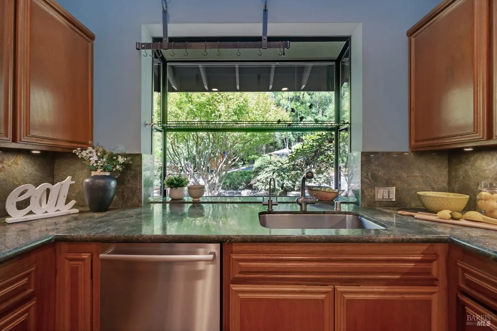 12300 Elliott Lane Sebastopol, CA 95472