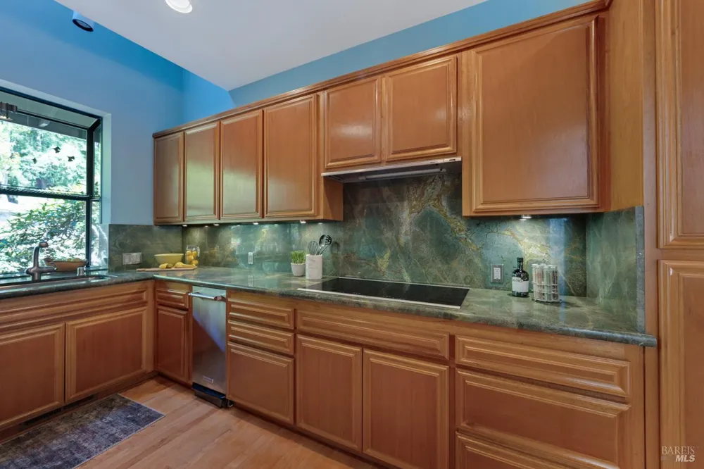 12300 Elliott Lane Sebastopol, CA 95472