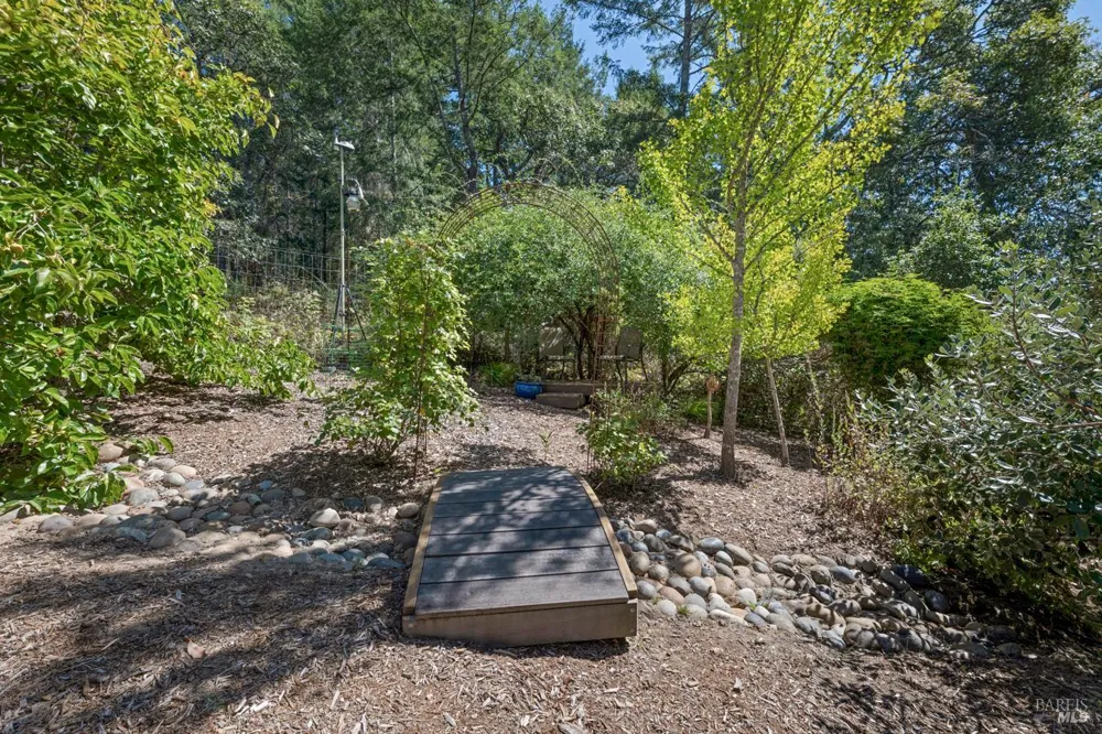 12300 Elliott Lane Sebastopol, CA 95472