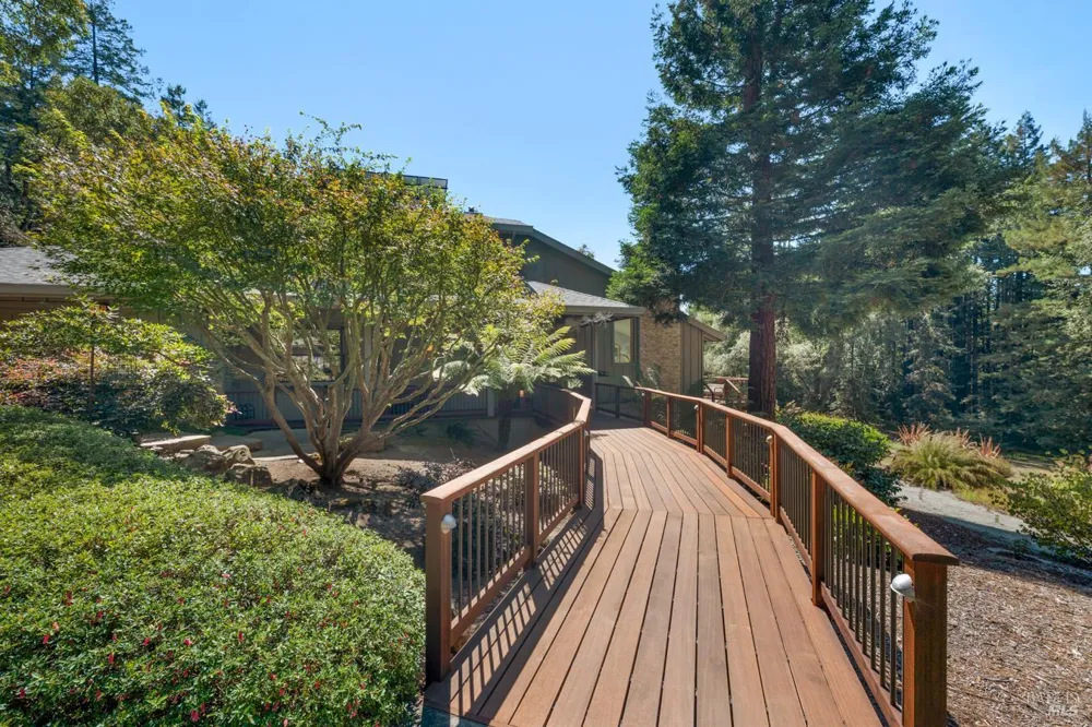12300 Elliott Lane Sebastopol, CA 95472