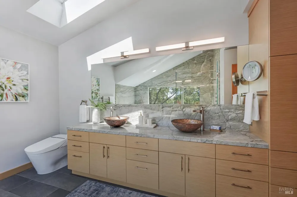 12300 Elliott Lane Sebastopol, CA 95472
