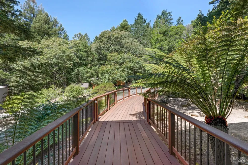12300 Elliott Lane Sebastopol, CA 95472
