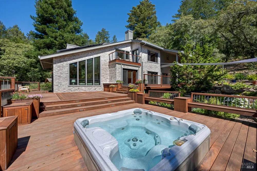 12300 Elliott Lane Sebastopol, CA 95472