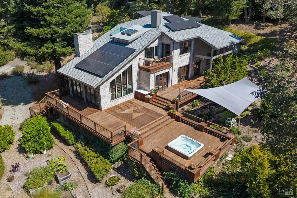 12300 Elliott Lane Sebastopol, CA 95472