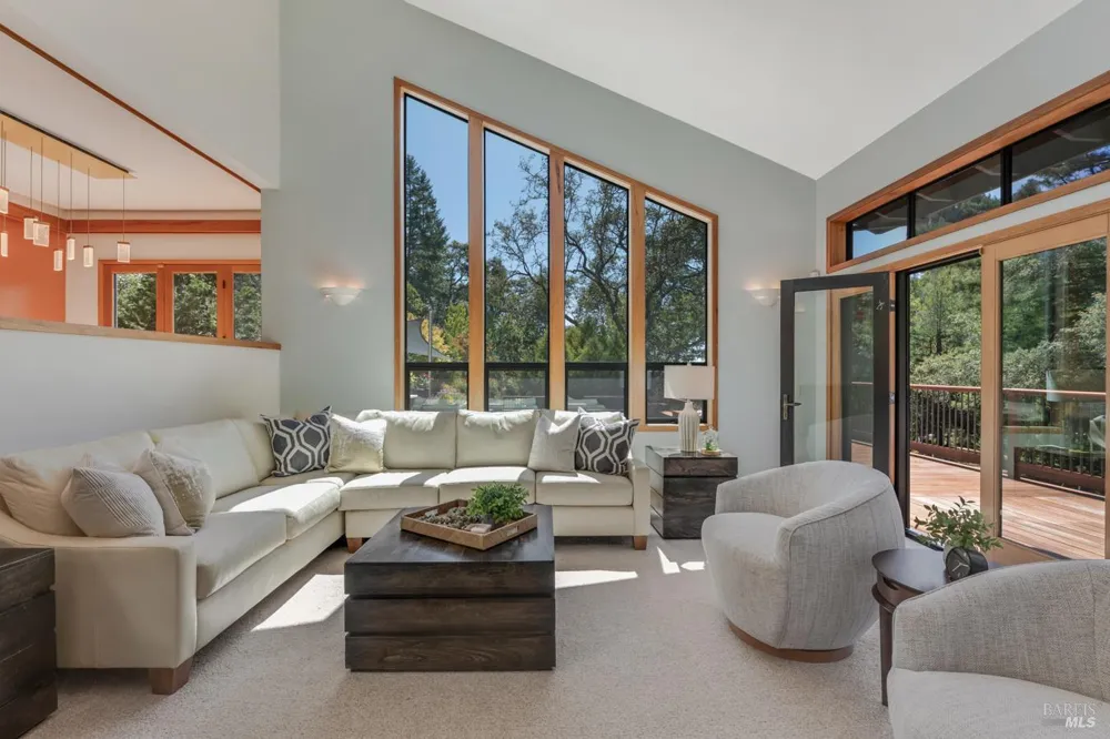 12300 Elliott Lane Sebastopol, CA 95472