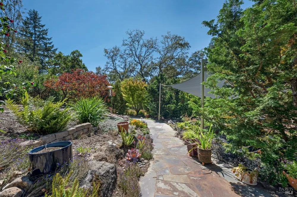 12300 Elliott Lane Sebastopol, CA 95472