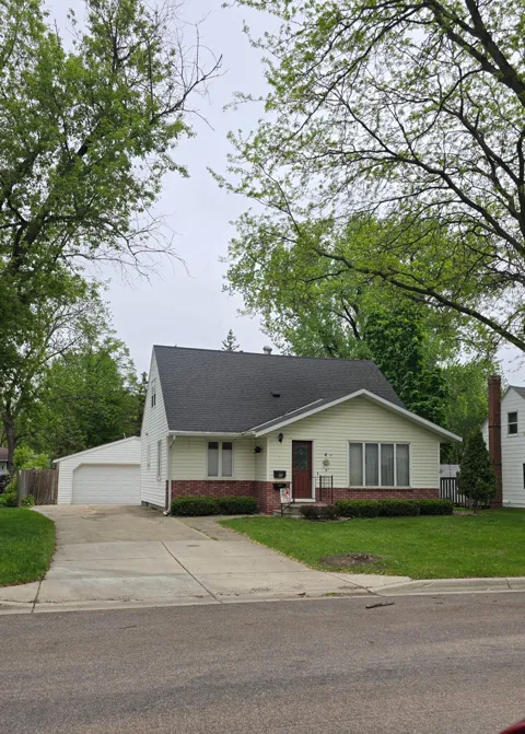 207 E Lyon Street