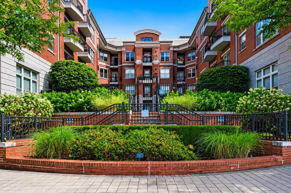 15 WARREN ST Jersey City, NJ 07302