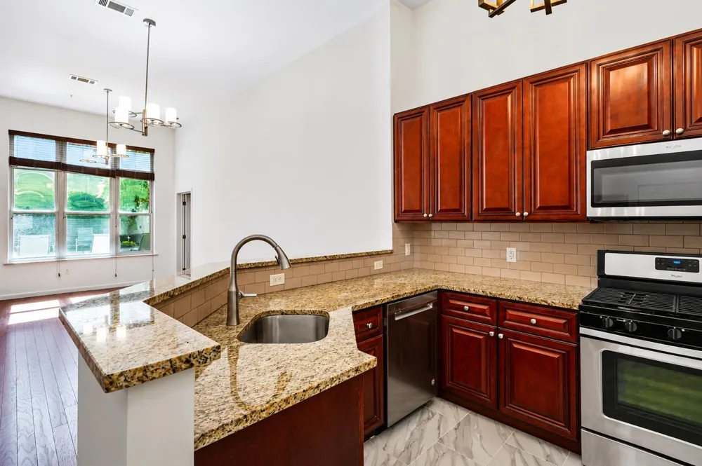 15 WARREN ST Jersey City, NJ 07302