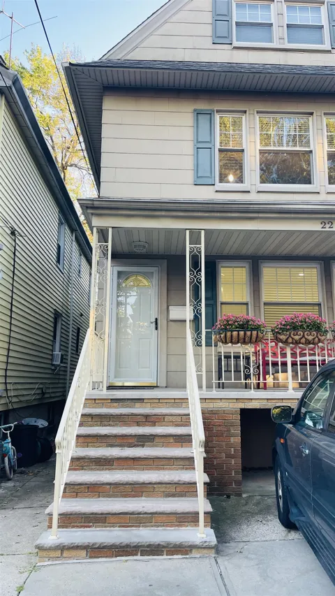 22 WEST 35TH ST