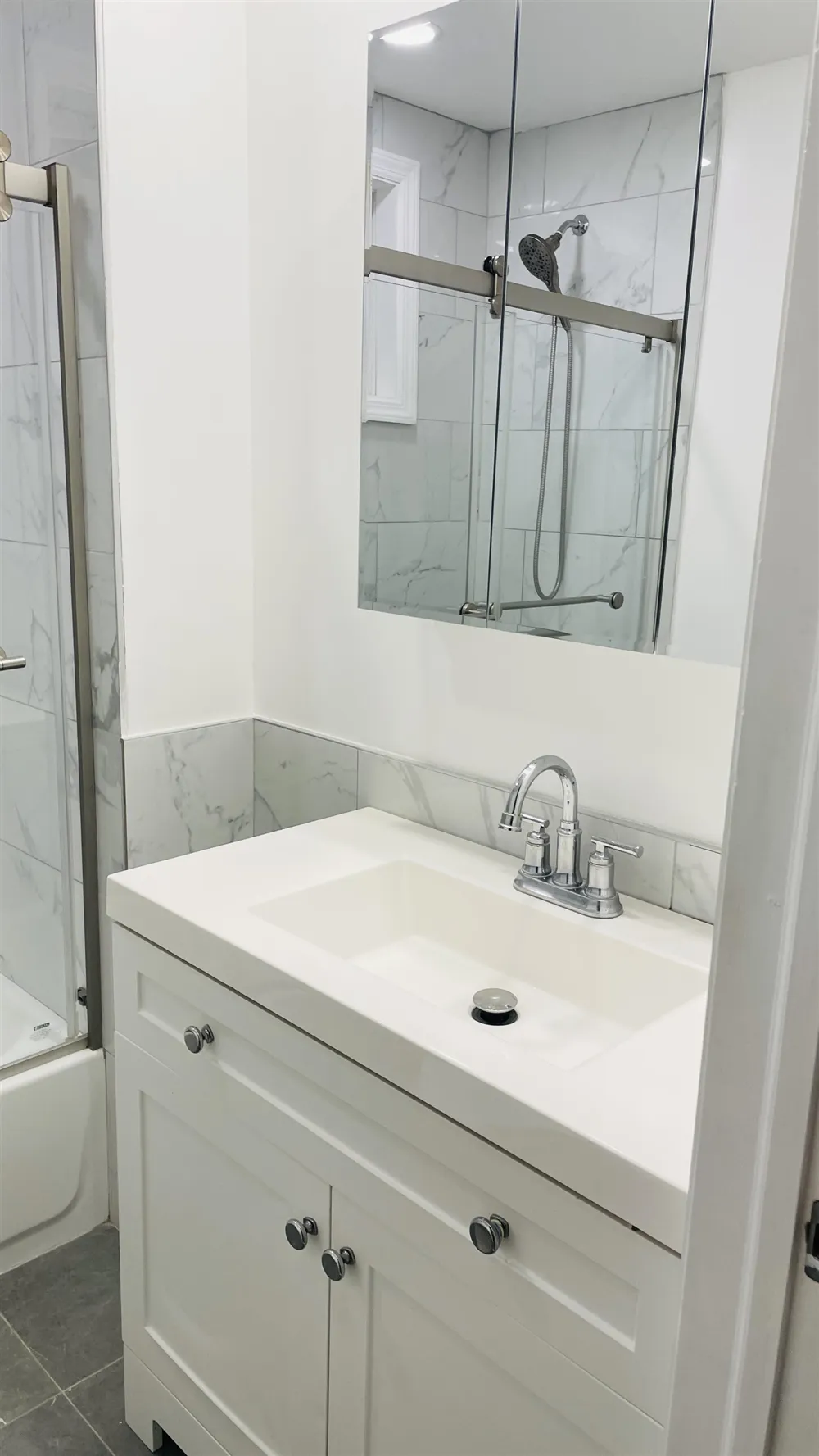 22 WEST 35TH ST Bayonne, NJ 07002