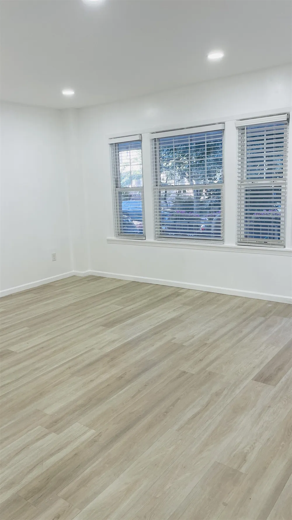 22 WEST 35TH ST Bayonne, NJ 07002