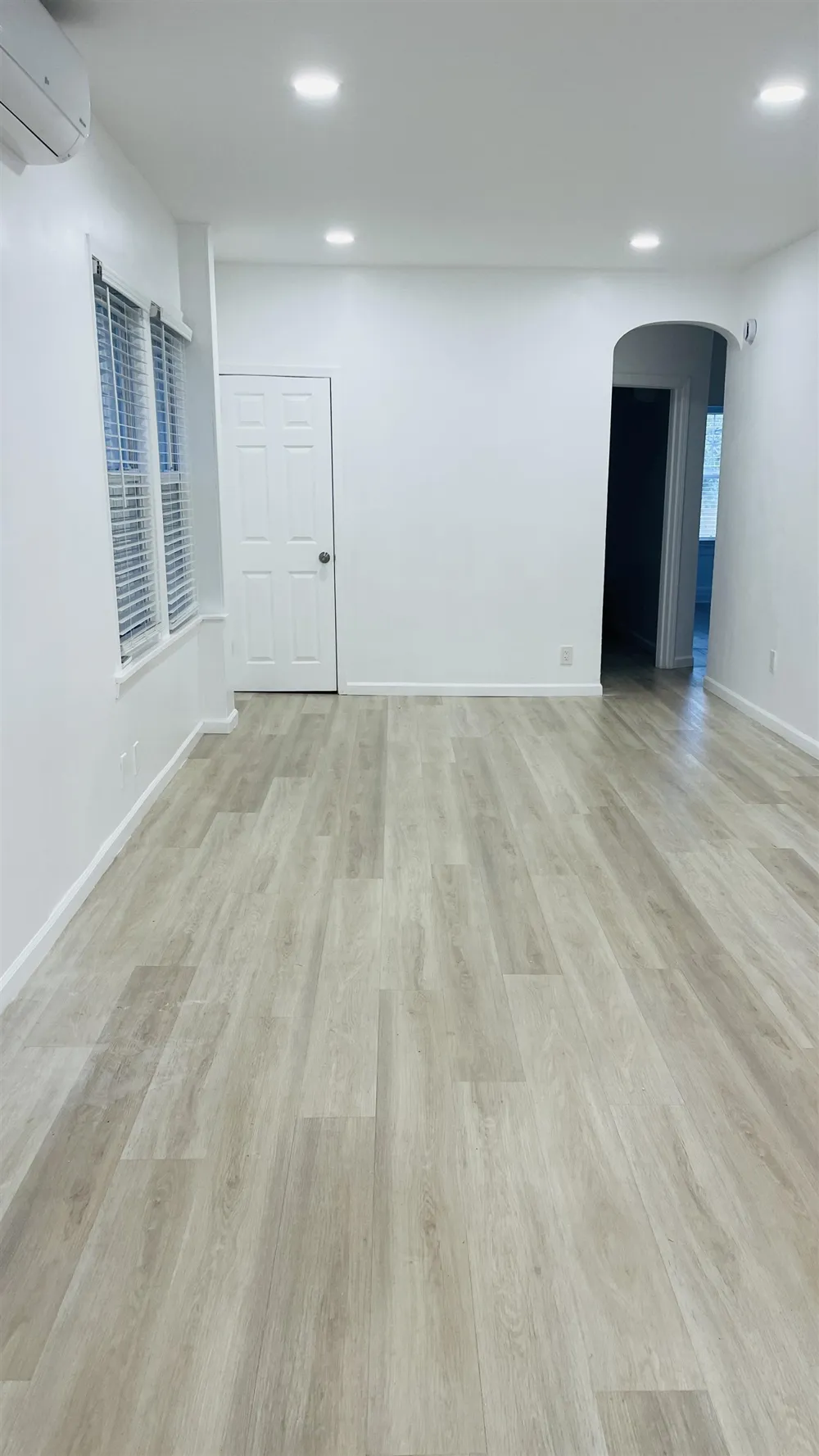 22 WEST 35TH ST Bayonne, NJ 07002