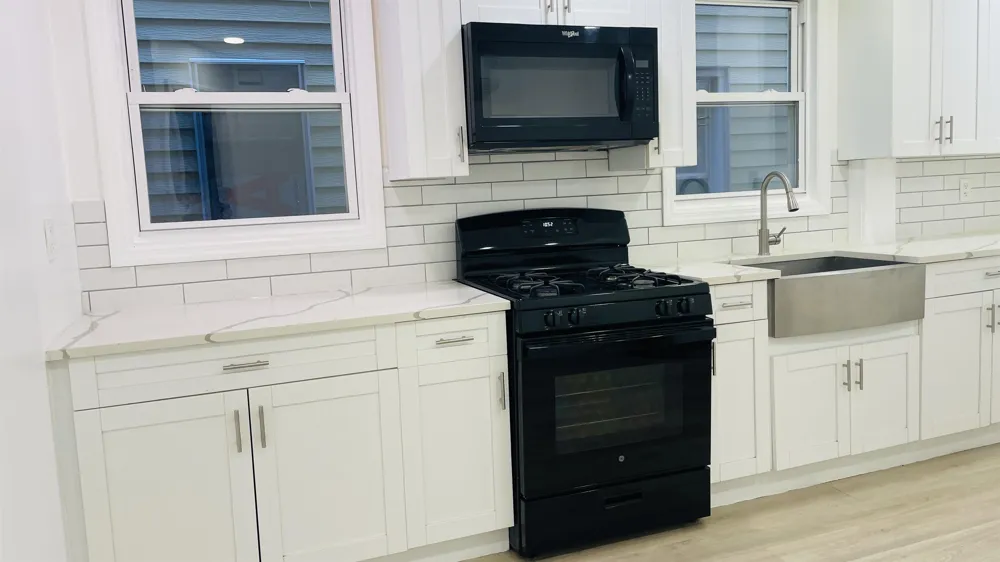 22 WEST 35TH ST Bayonne, NJ 07002