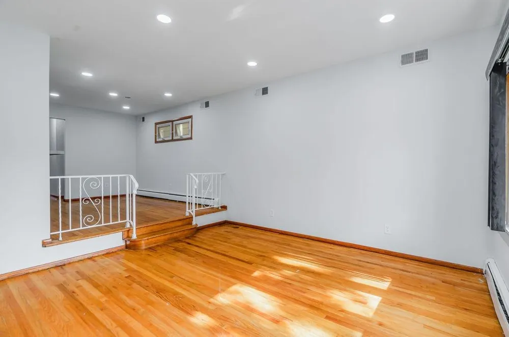 145 HOBART AVE Bayonne, NJ 07002
