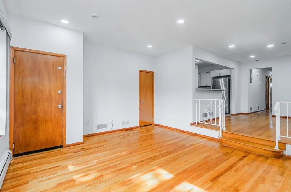 145 HOBART AVE Bayonne, NJ 07002