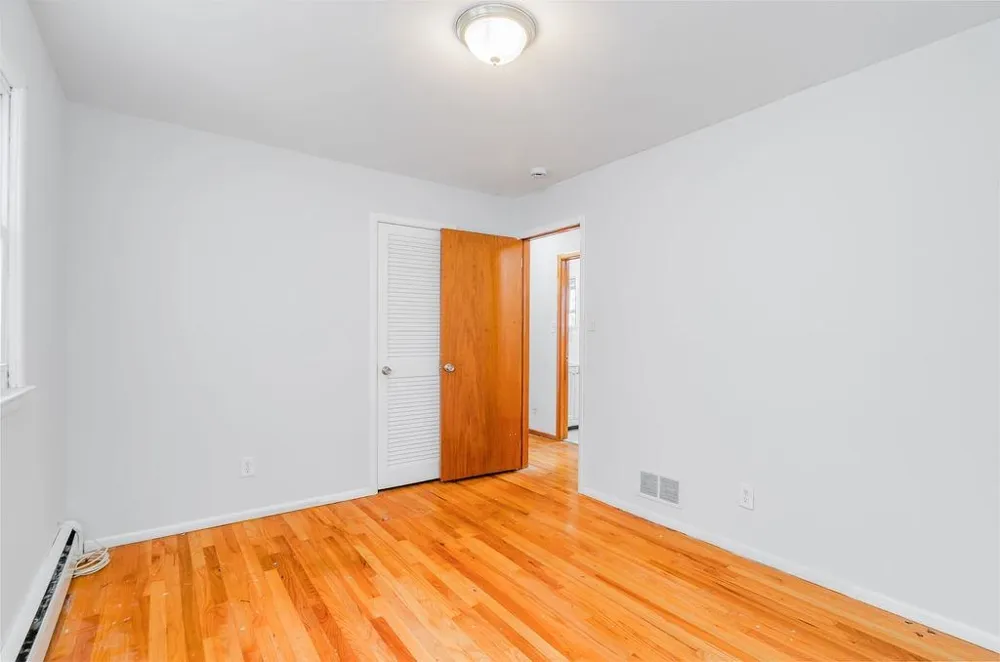 145 HOBART AVE Bayonne, NJ 07002
