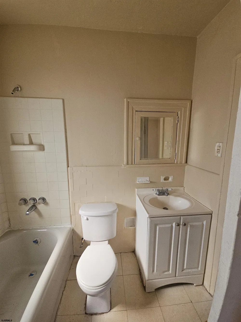 12 Belle Haven Ct Atlantic City, NJ 08401