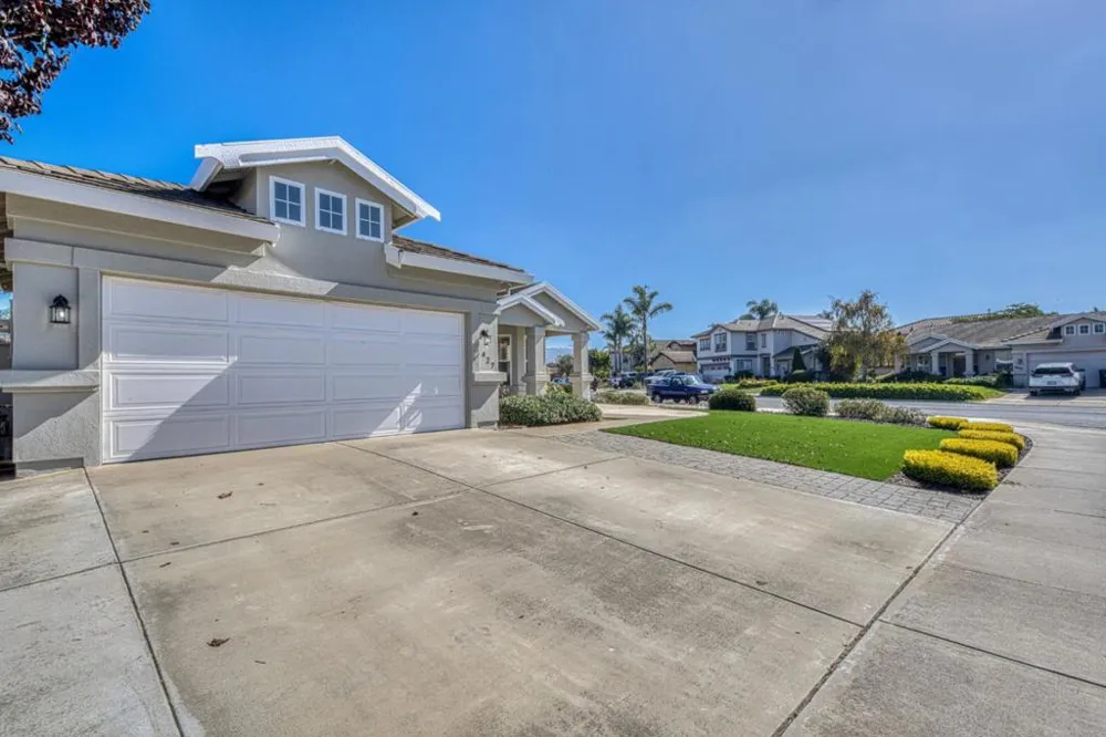 427 Chardonnay Drive Salinas, CA 93906