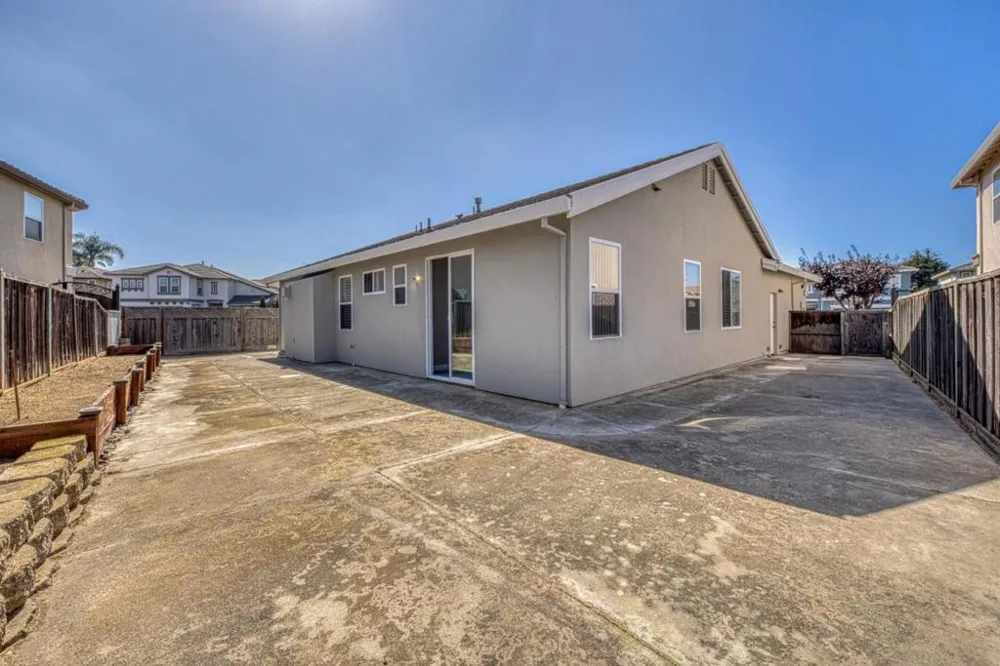 427 Chardonnay Drive Salinas, CA 93906