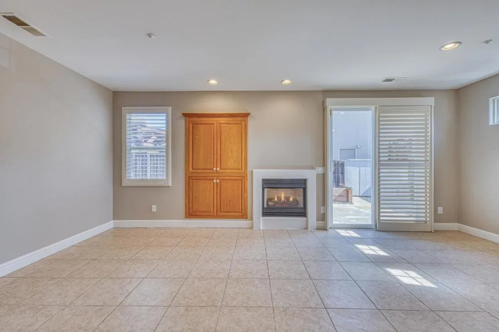 427 Chardonnay Drive Salinas, CA 93906