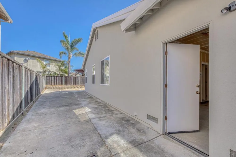 427 Chardonnay Drive Salinas, CA 93906